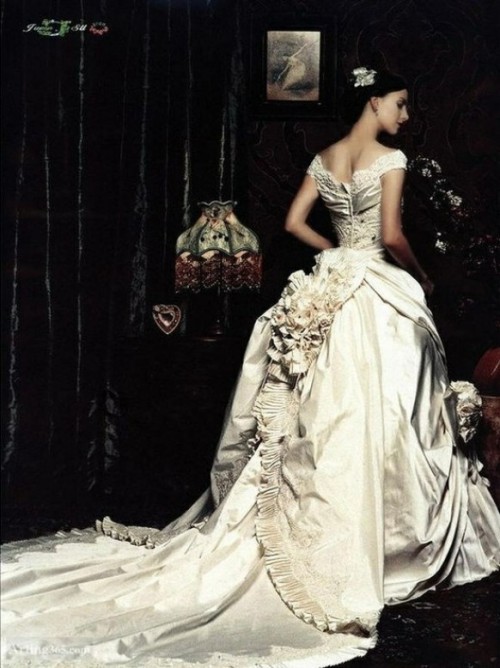 baroque wedding dress wedbook e1441870546495 Absolute Perfection