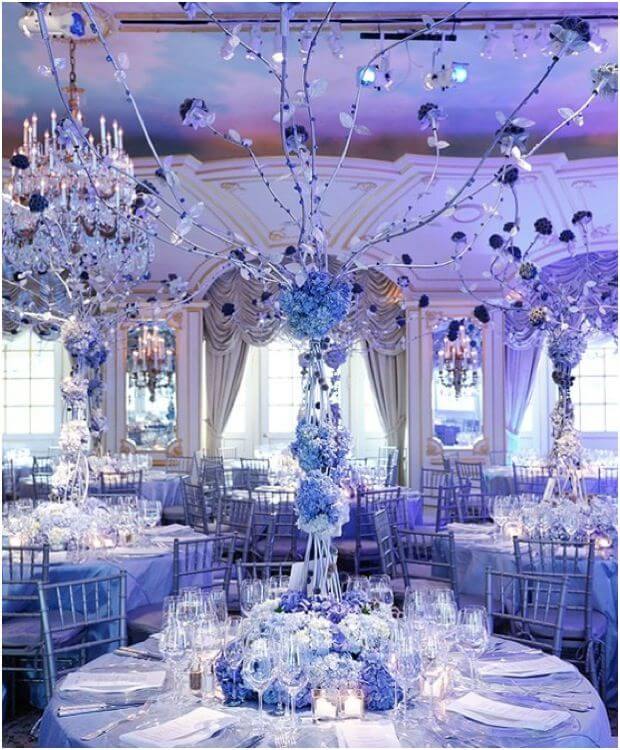 Baby blue winter wedding tablescapes