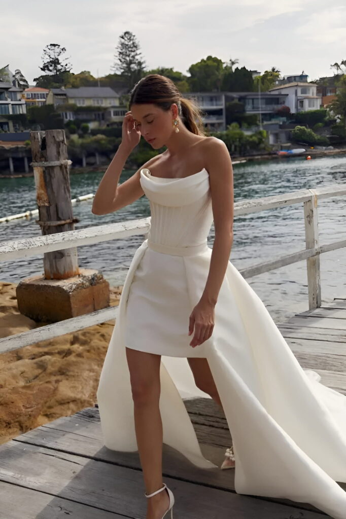 Karen Willis Holmes, Evie Neve mini bridal dress