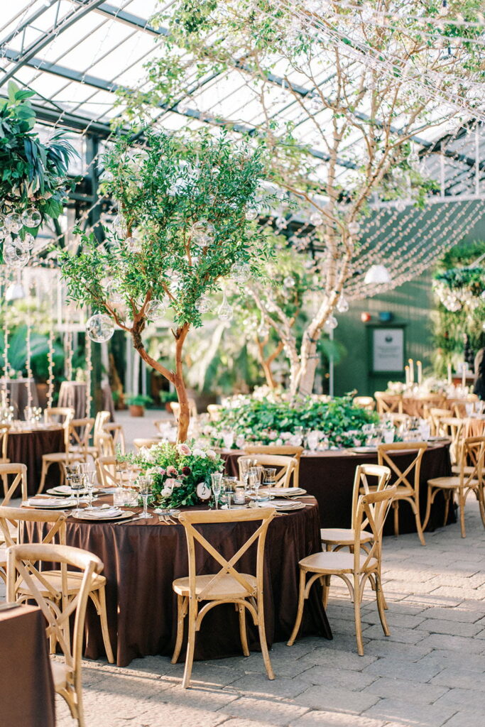 bringing-the-outside-in-woodland-wedding